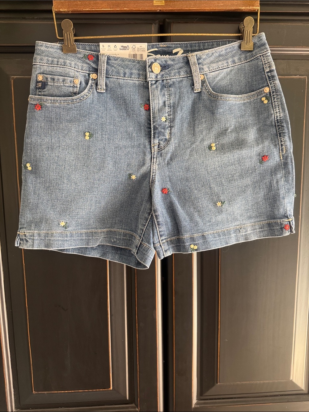 SEVEN SHORT